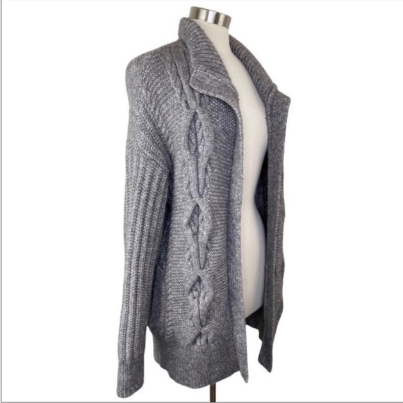 INTERMIX Carlyle Cable Chunky Knit Cardigan size M/L - Picture 3 of 11